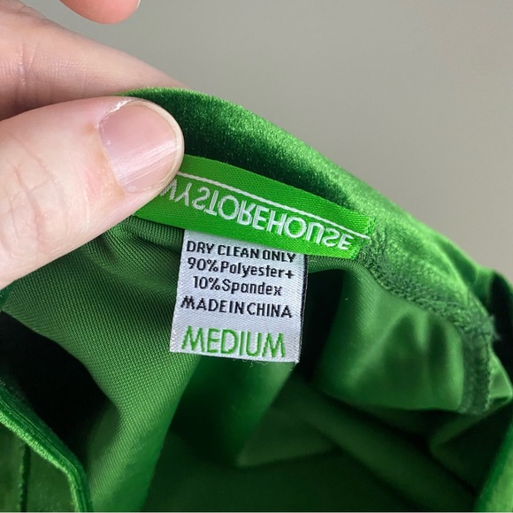 Ivy Storehouse AKA Alpha Kappa Alpha Velour Sweatshirt Medium Green Embroidered - Picture 7 of 8